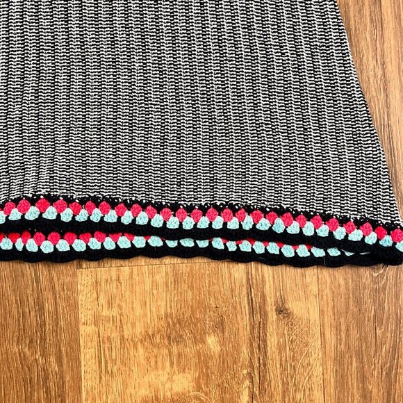 THML Sleeveless Sweater Tank Crochet Neckline Sz XS - Picture 3 of 12